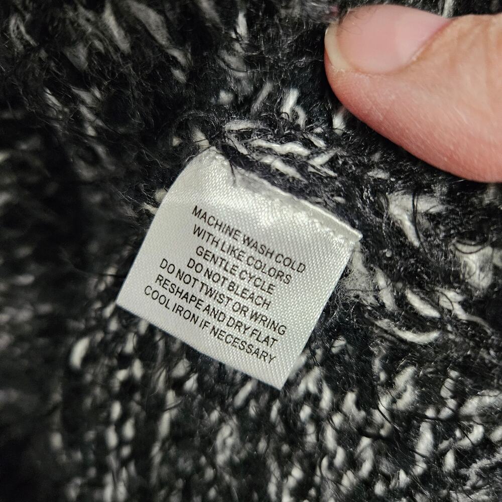Open Front Fuzzy Cardigan Sweater. Front pickets. Size Large. - Picture 7 of 7